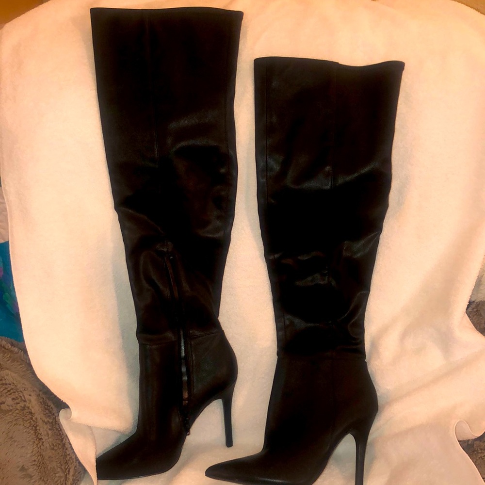 Over the knee black boots, extremely sexy
